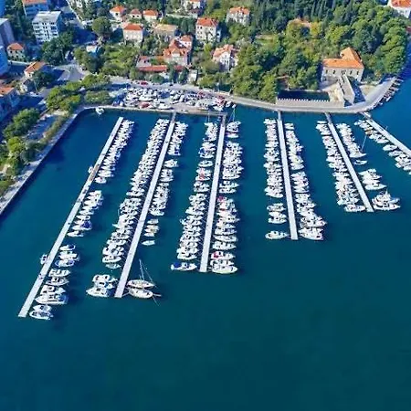 Marina Lapad - 2 Bedroom Apartment By The Sea Dubrovnik Exterior foto