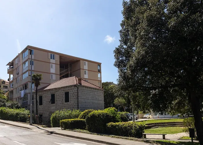 Marina Lapad - 2 Bedroom Apartment By The Sea