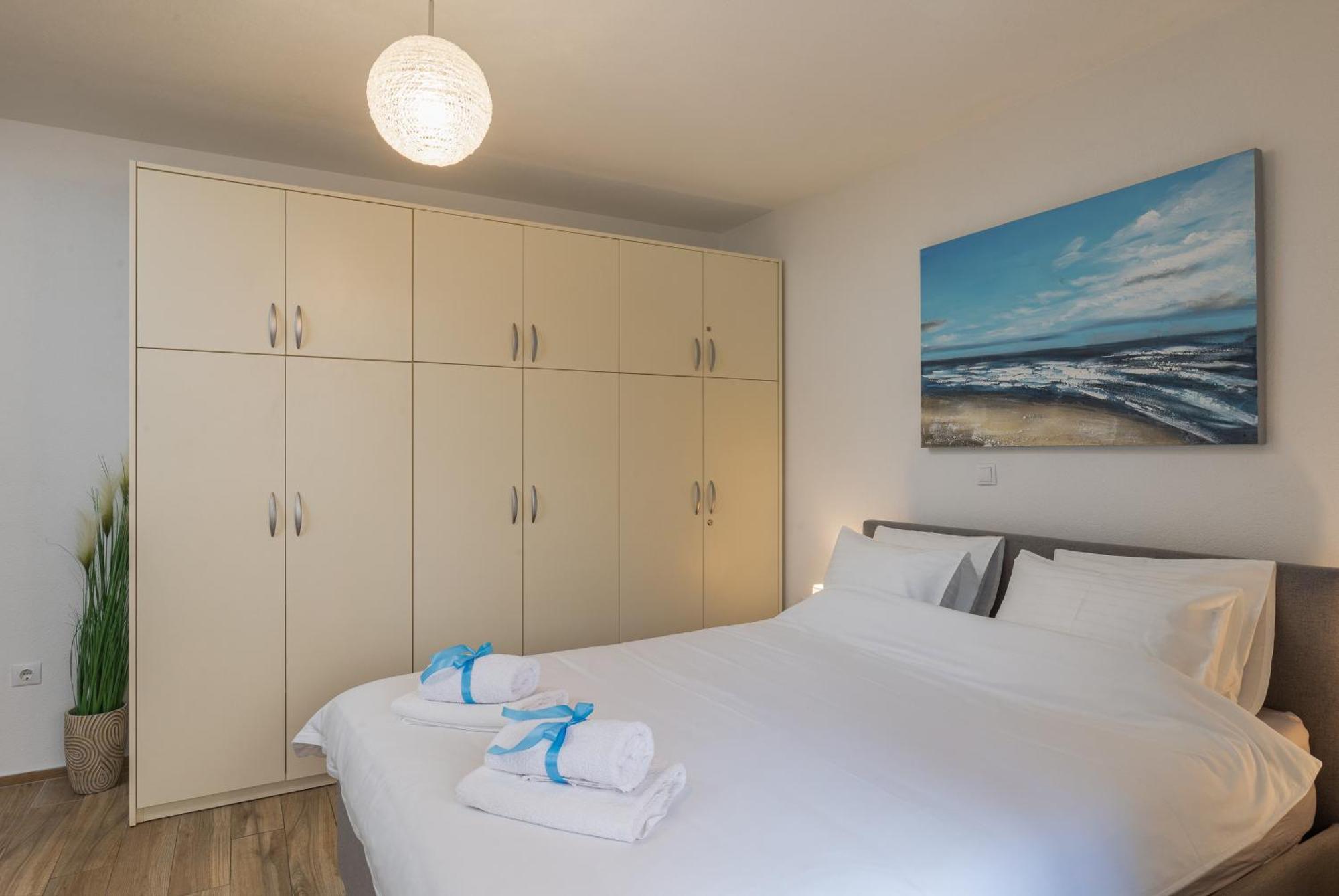 Marina Lapad - 2 Bedroom By The Sea Apartment Dubrovnik