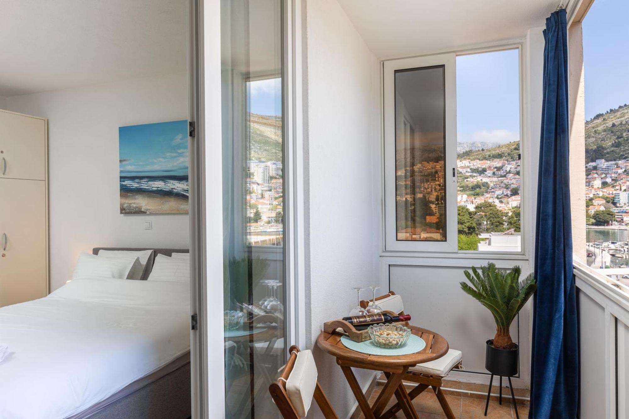 Apartment Marina Lapad - 2 Bedroom By The Sea *