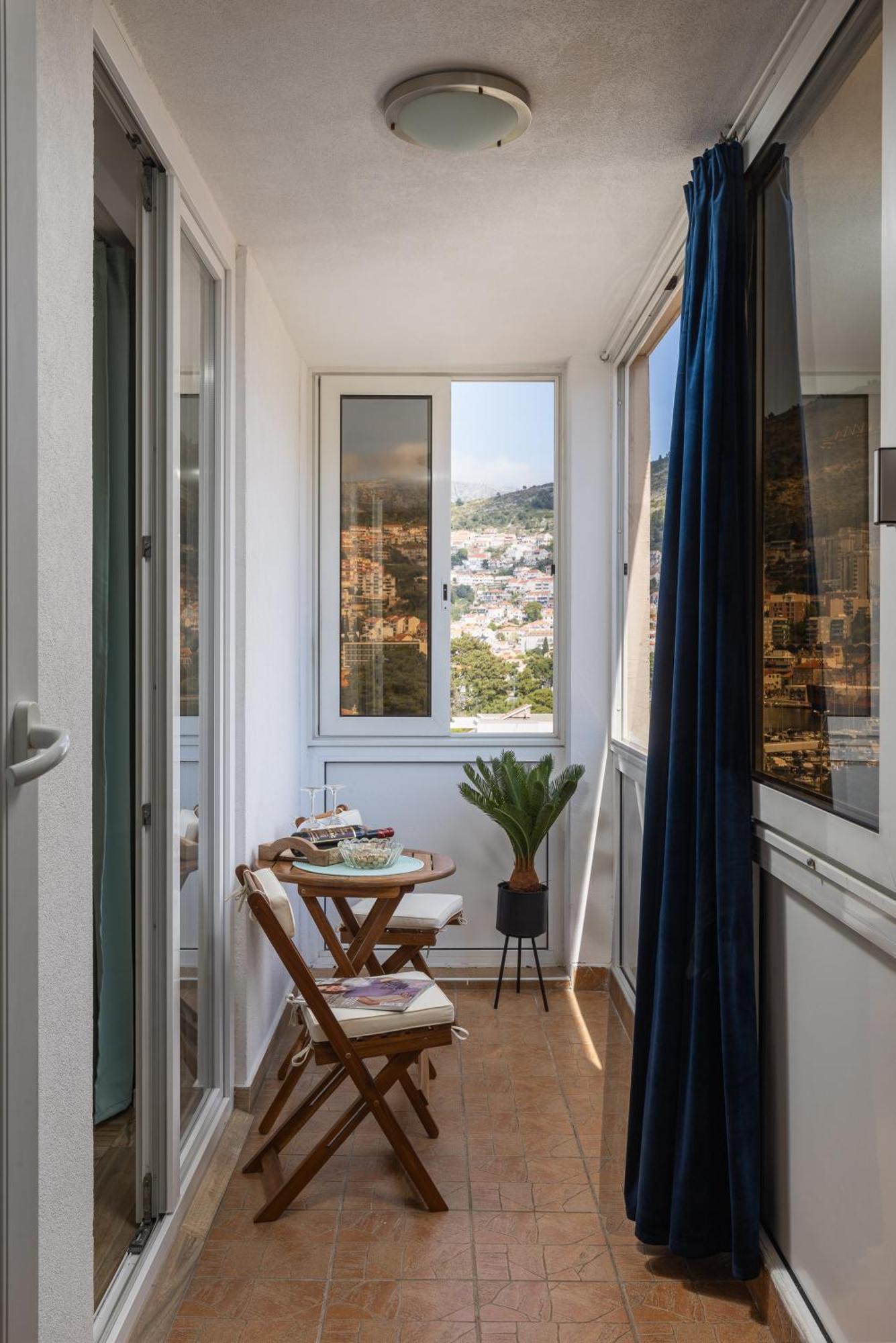 Apartment Marina Lapad - 2 Bedroom By The Sea