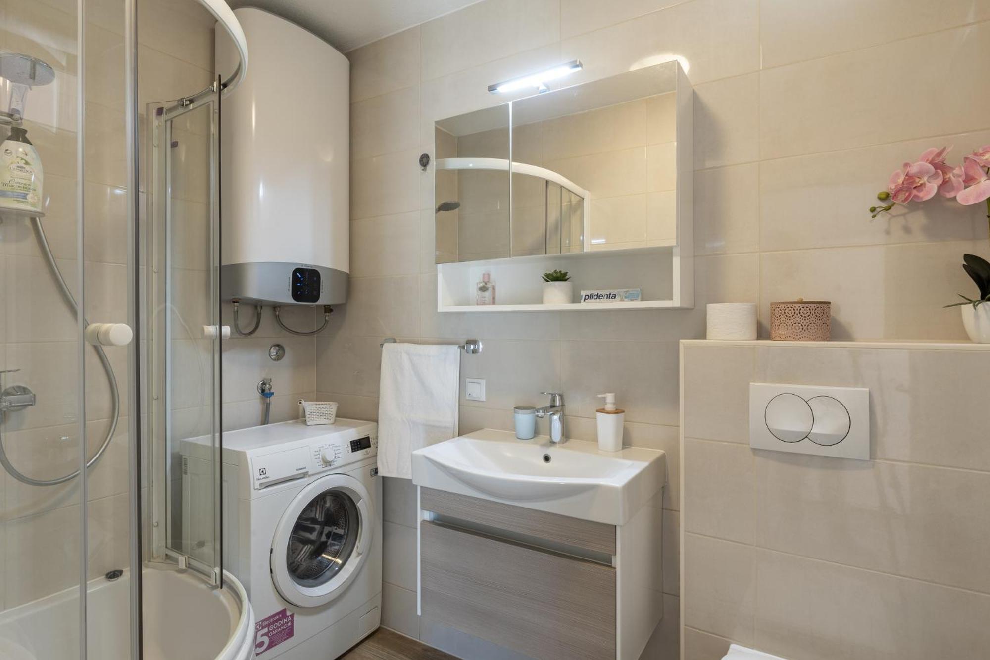 Marina Lapad - 2 Bedroom By The Sea Dubrovnik